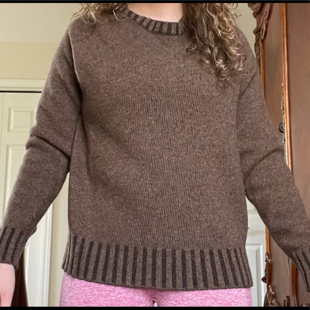 100% wool Banana Repubilc sweater